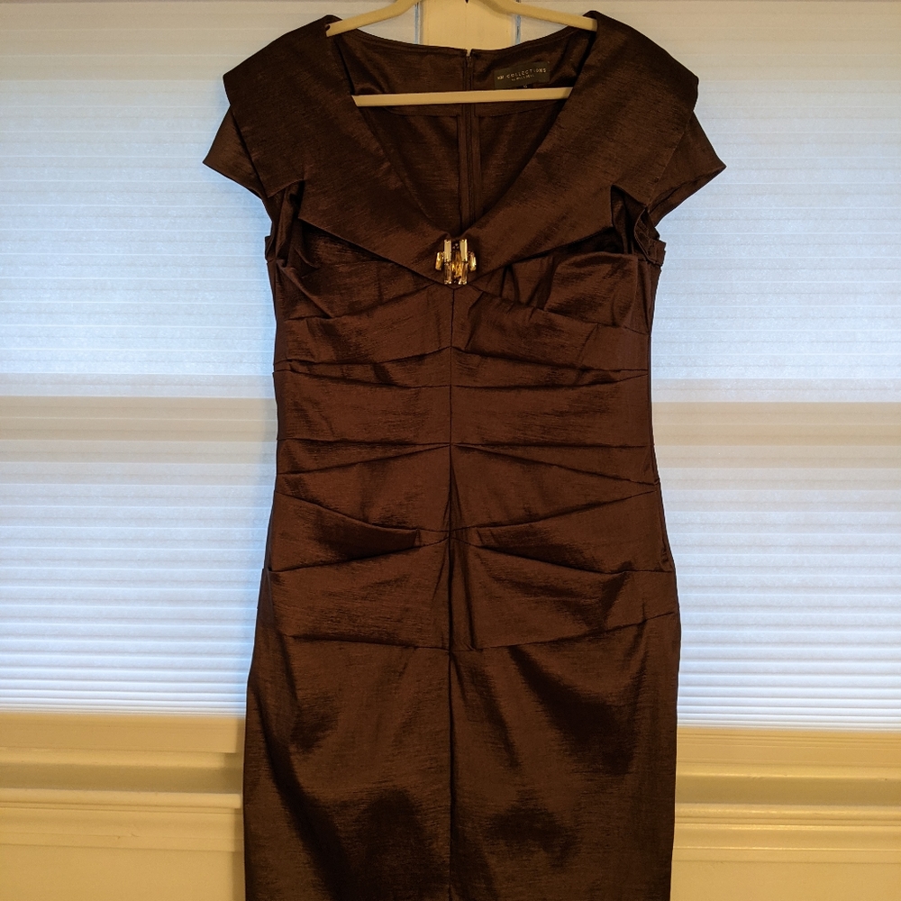 Dress Brown with Chrystal Broche
